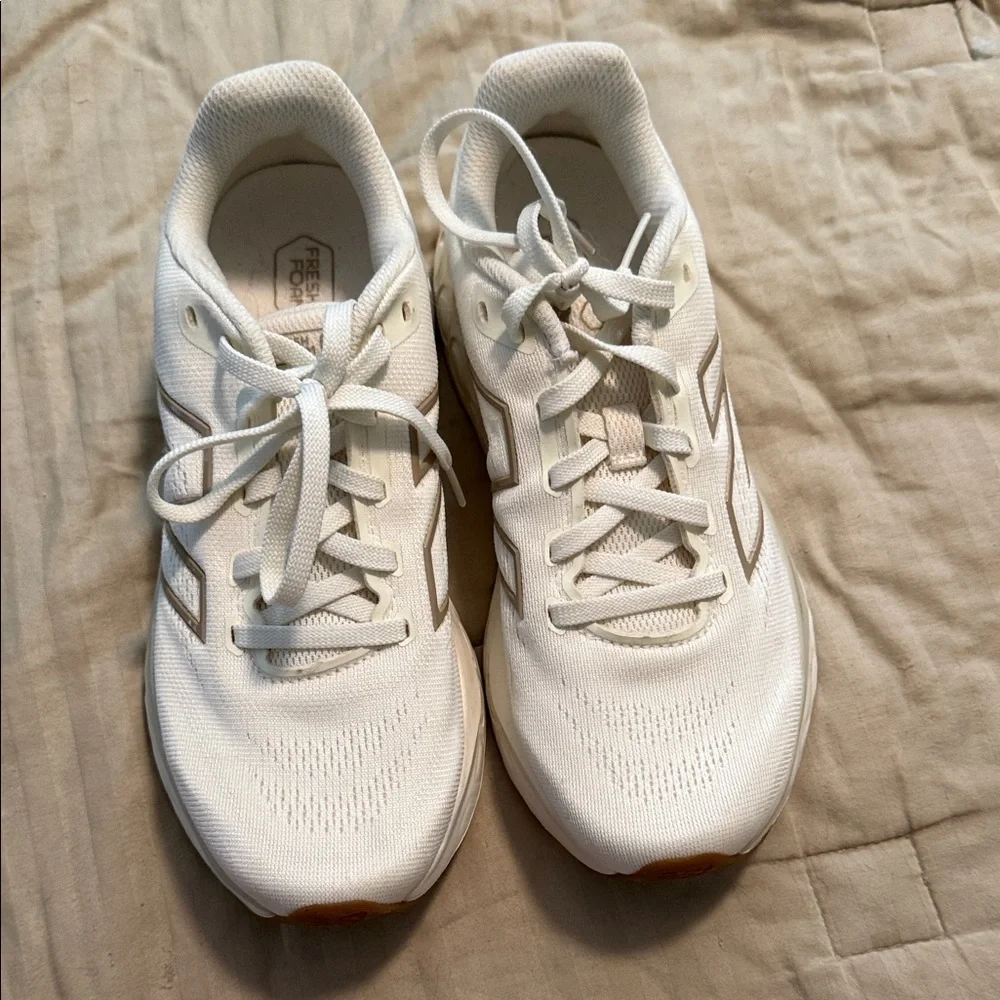 New Balance 680 Fresh Foam Women's White and Gold Running Shoes *No Box* - Picture 4 of 8